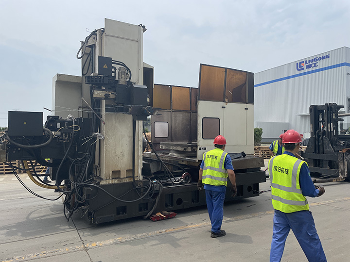 日本東芝BTD-130R16鏜床大修